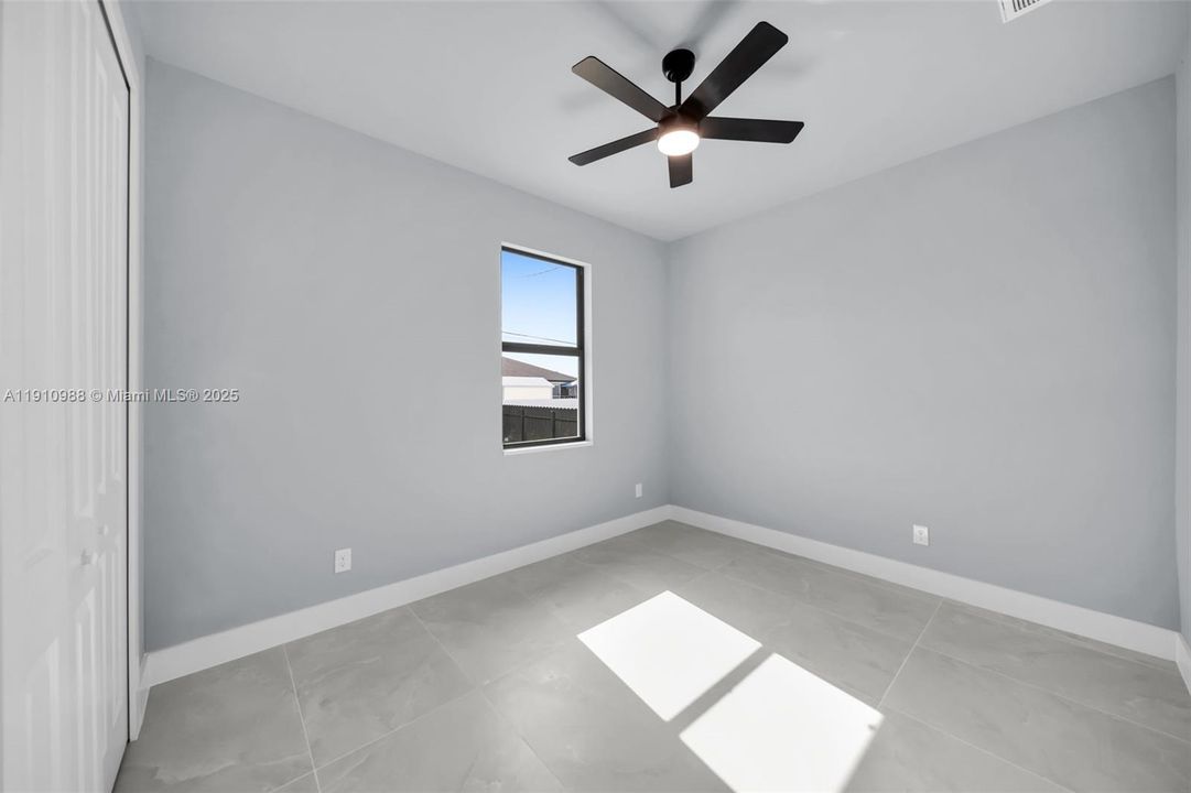 待售: $410,000 (3 贝兹, 2 浴室, 0 平方英尺)