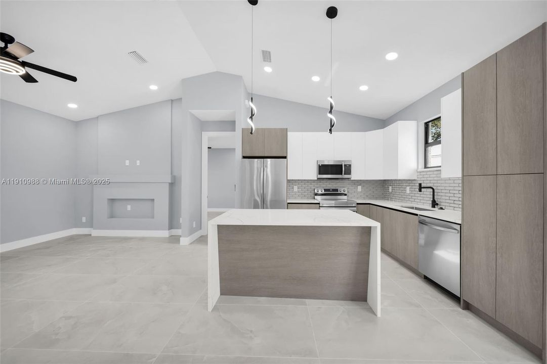 待售: $410,000 (3 贝兹, 2 浴室, 0 平方英尺)