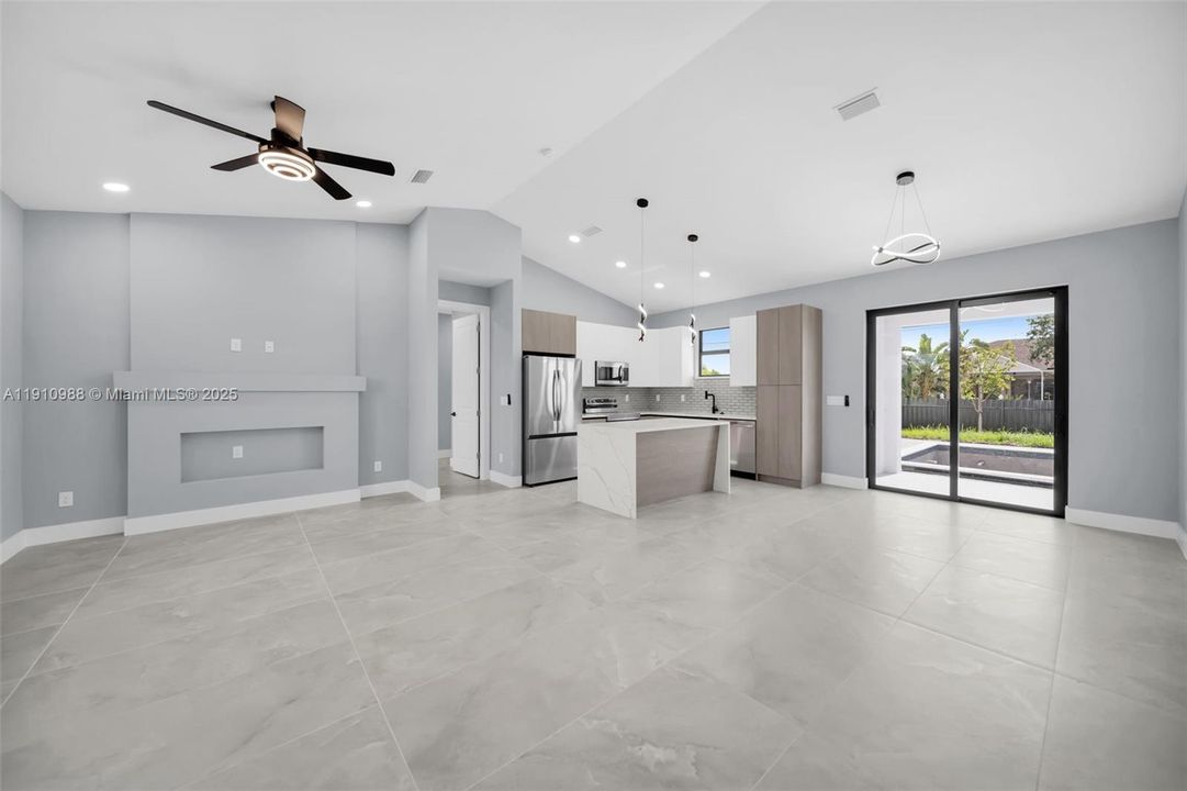 待售: $410,000 (3 贝兹, 2 浴室, 0 平方英尺)