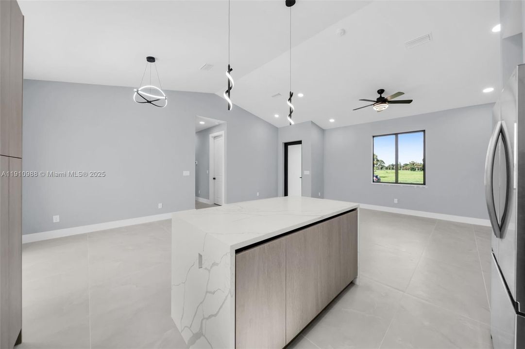 待售: $410,000 (3 贝兹, 2 浴室, 0 平方英尺)