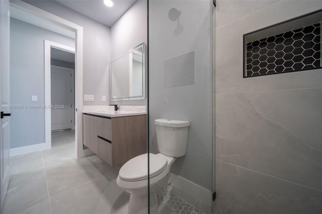 待售: $410,000 (3 贝兹, 2 浴室, 0 平方英尺)