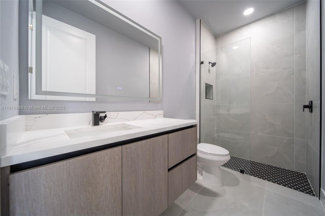 待售: $410,000 (3 贝兹, 2 浴室, 0 平方英尺)