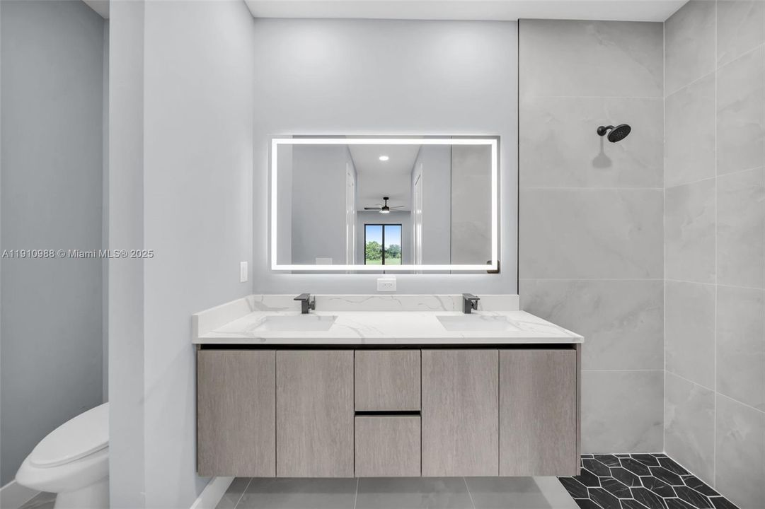 待售: $410,000 (3 贝兹, 2 浴室, 0 平方英尺)