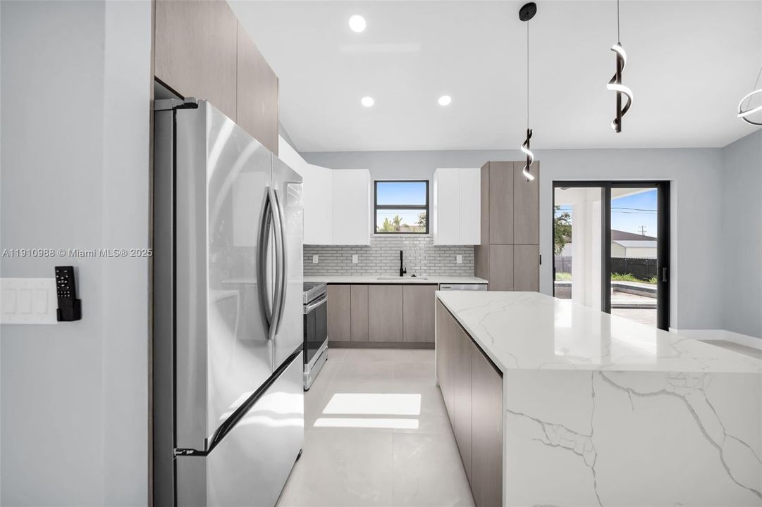 待售: $410,000 (3 贝兹, 2 浴室, 0 平方英尺)