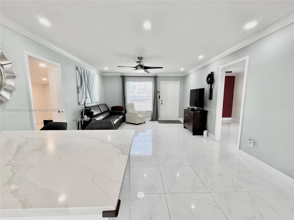 На продажу: $465,000 (4 спален, 3 ванн, 1472 Квадратных фут)