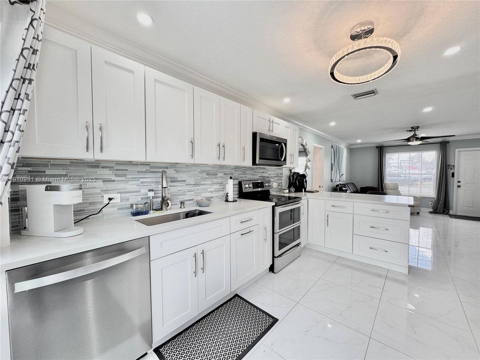 На продажу: $465,000 (4 спален, 3 ванн, 1472 Квадратных фут)