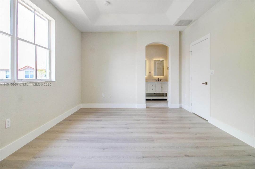 En Venta: $675,000 (3 camas, 2 baños, 1683 Pies cuadrados)