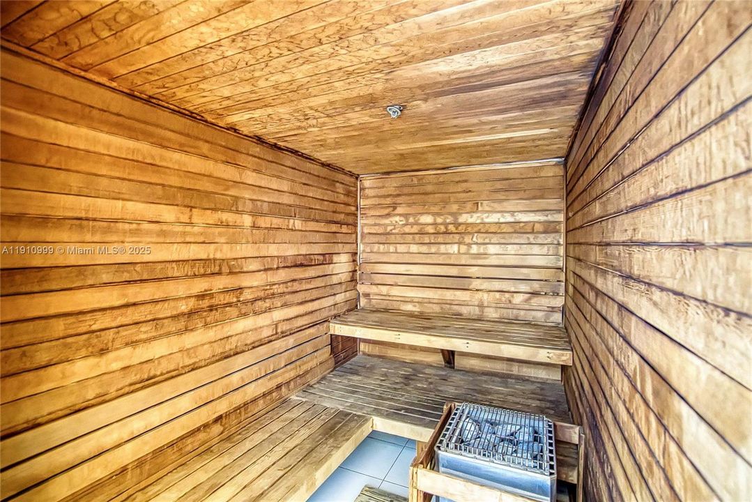 For Sale: $1,295,000 (2 beds, 2 baths, 1649 Square Feet)