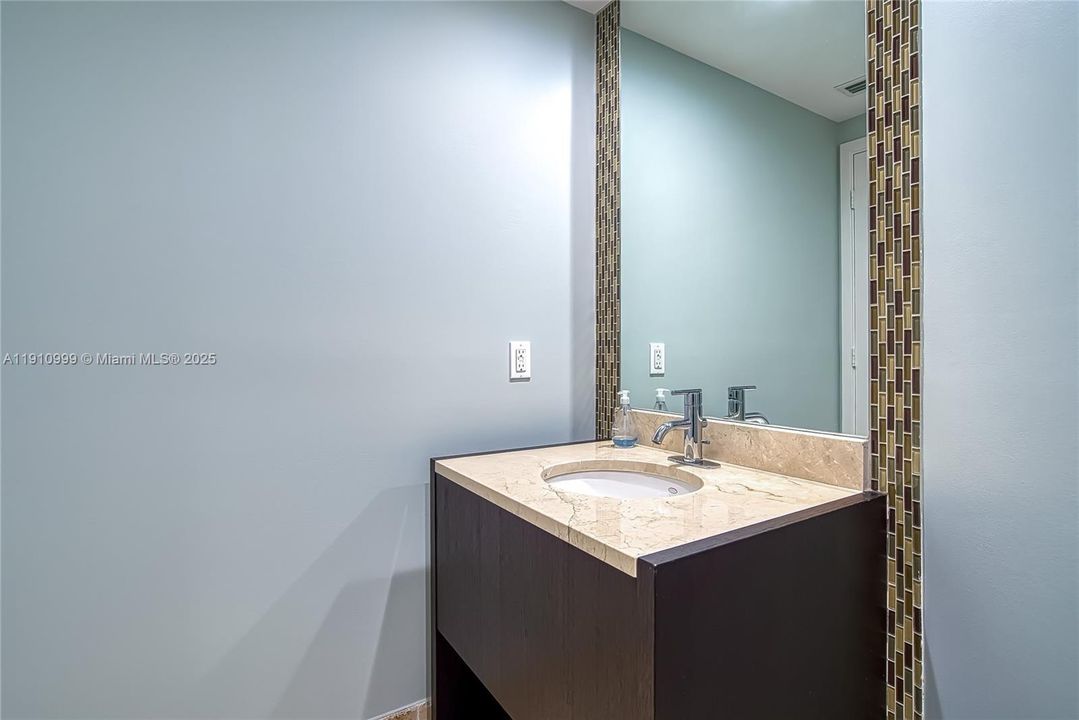 For Sale: $1,295,000 (2 beds, 2 baths, 1649 Square Feet)