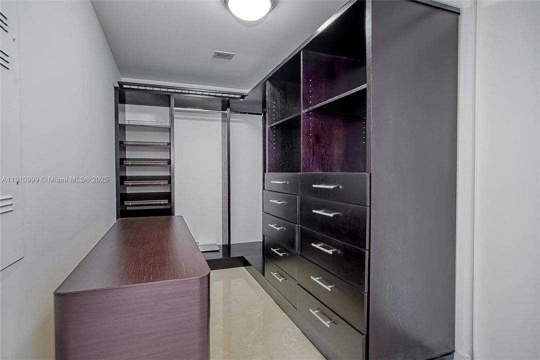 For Sale: $1,295,000 (2 beds, 2 baths, 1649 Square Feet)