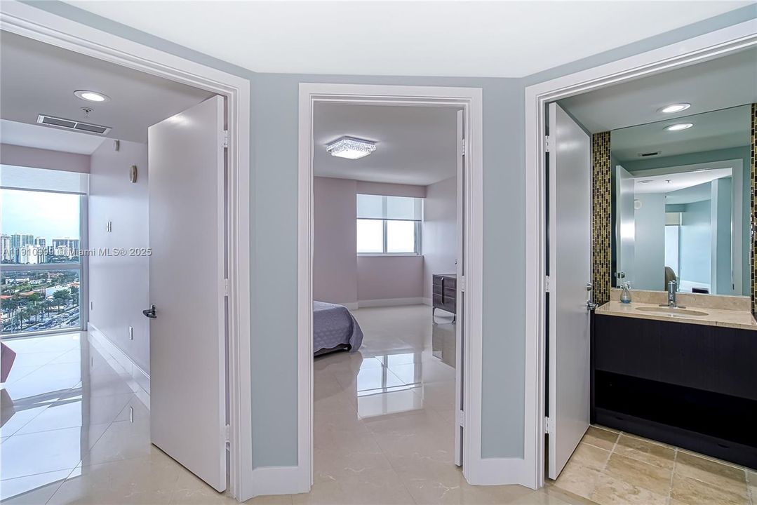 For Sale: $1,295,000 (2 beds, 2 baths, 1649 Square Feet)