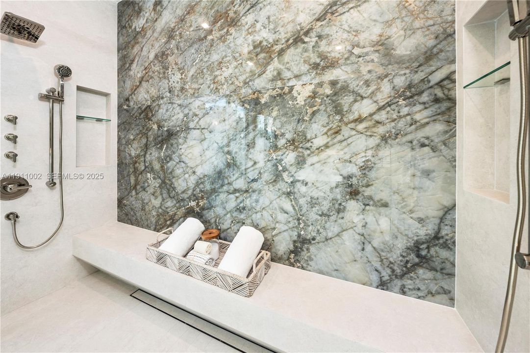 En Venta: $6,500,000 (6 camas, 7 baños, 5328 Pies cuadrados)