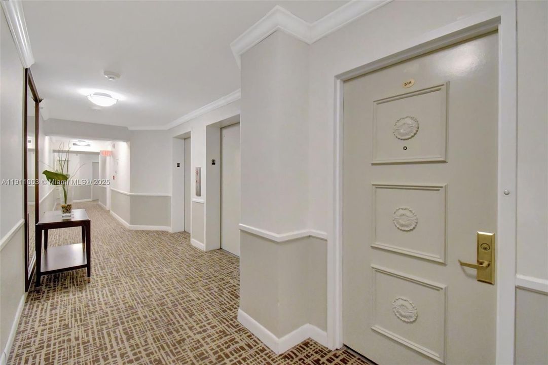 合同活跃: $2,800 (2 贝兹, 1 浴室, 1420 平方英尺)