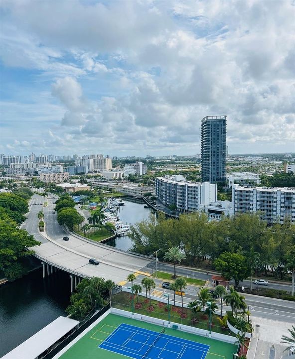 合同活跃: $2,800 (2 贝兹, 1 浴室, 1420 平方英尺)