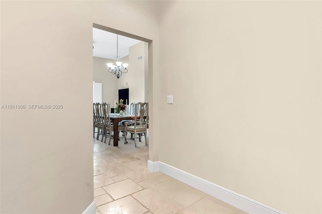 For Sale: $550,000 (2 beds, 2 baths, 1625 Square Feet)