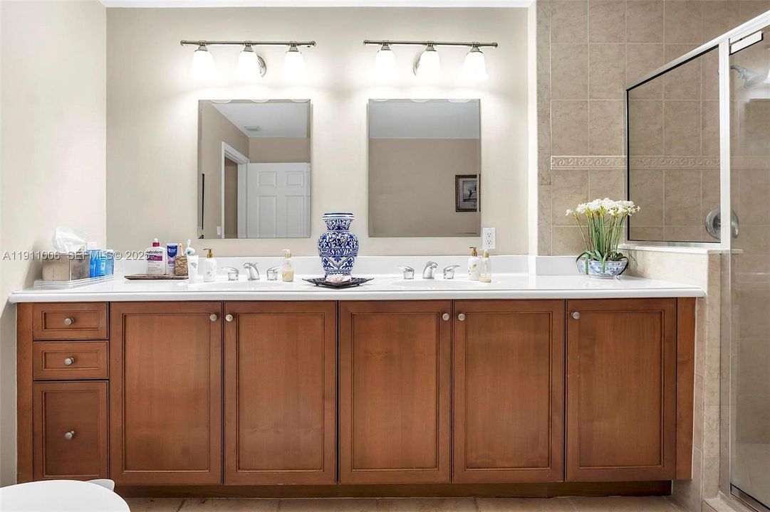 For Sale: $550,000 (2 beds, 2 baths, 1625 Square Feet)