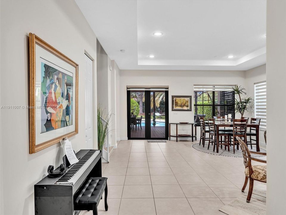 For Rent: $7,500 (4 beds, 3 baths, 2720 Square Feet)