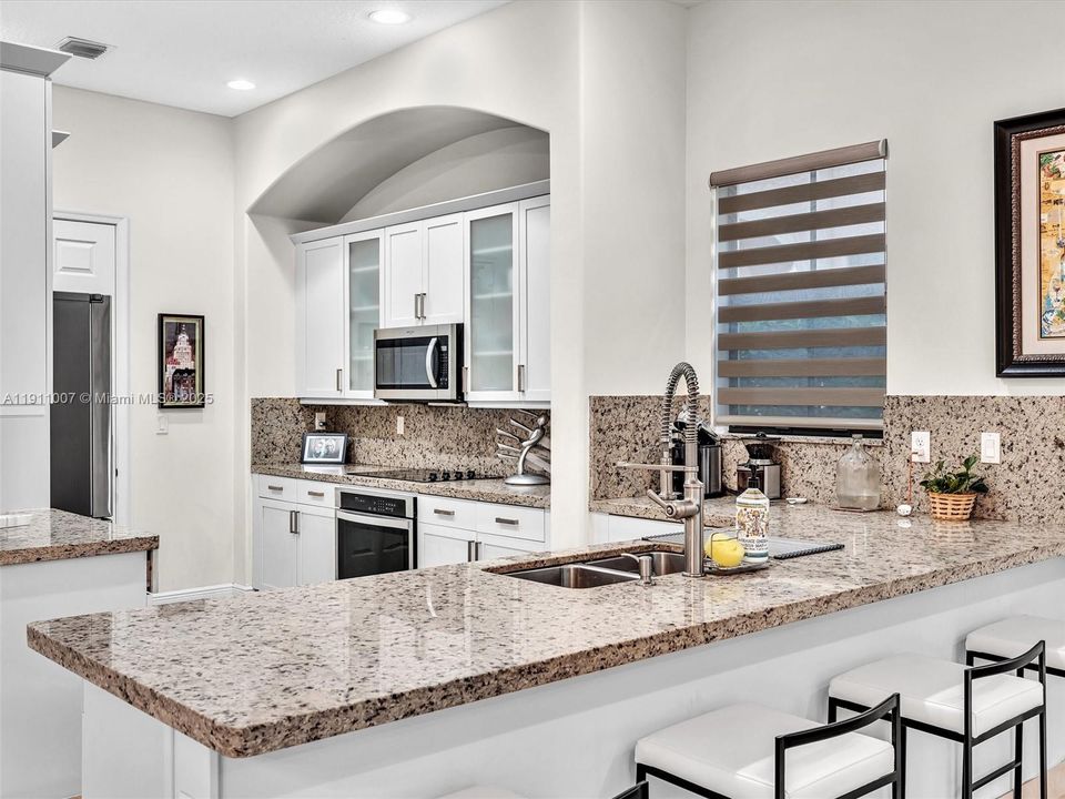 For Rent: $7,500 (4 beds, 3 baths, 2720 Square Feet)