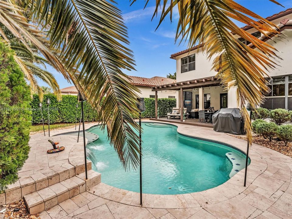 For Rent: $7,500 (4 beds, 3 baths, 2720 Square Feet)