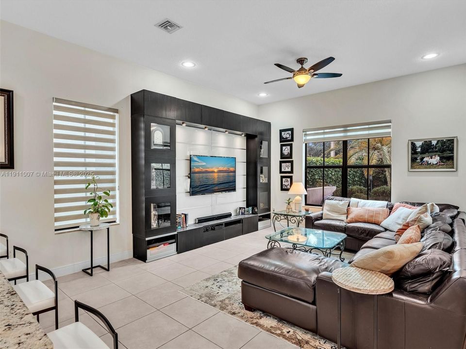 For Rent: $7,500 (4 beds, 3 baths, 2720 Square Feet)