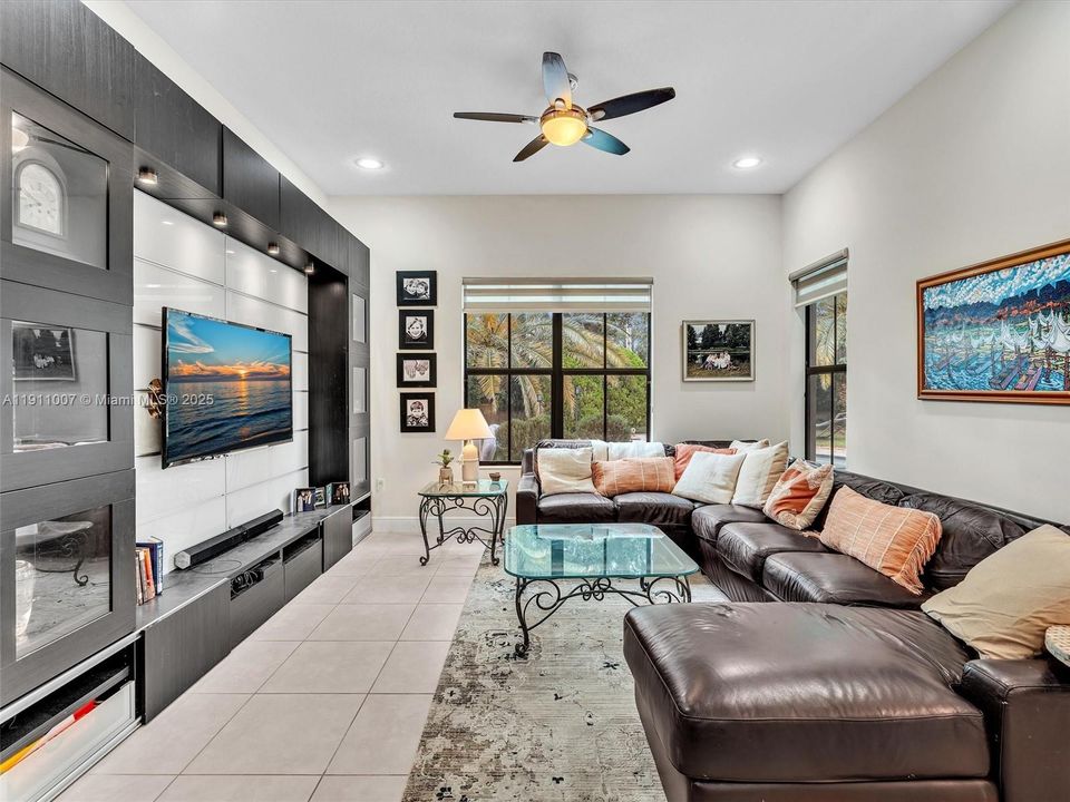 For Rent: $7,500 (4 beds, 3 baths, 2720 Square Feet)