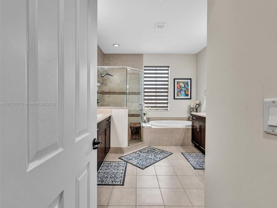 For Rent: $7,500 (4 beds, 3 baths, 2720 Square Feet)