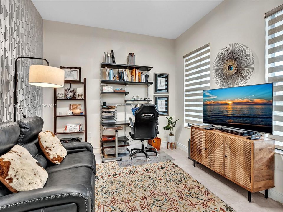 For Rent: $7,500 (4 beds, 3 baths, 2720 Square Feet)