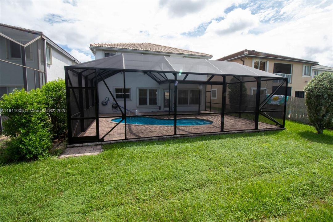 Active With Contract: $3,800 (4 beds, 2 baths, 2207 Square Feet)