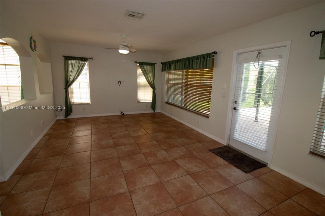 Active With Contract: $3,800 (4 beds, 2 baths, 2207 Square Feet)