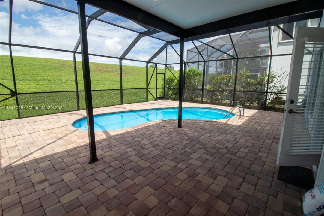 Active With Contract: $3,800 (4 beds, 2 baths, 2207 Square Feet)