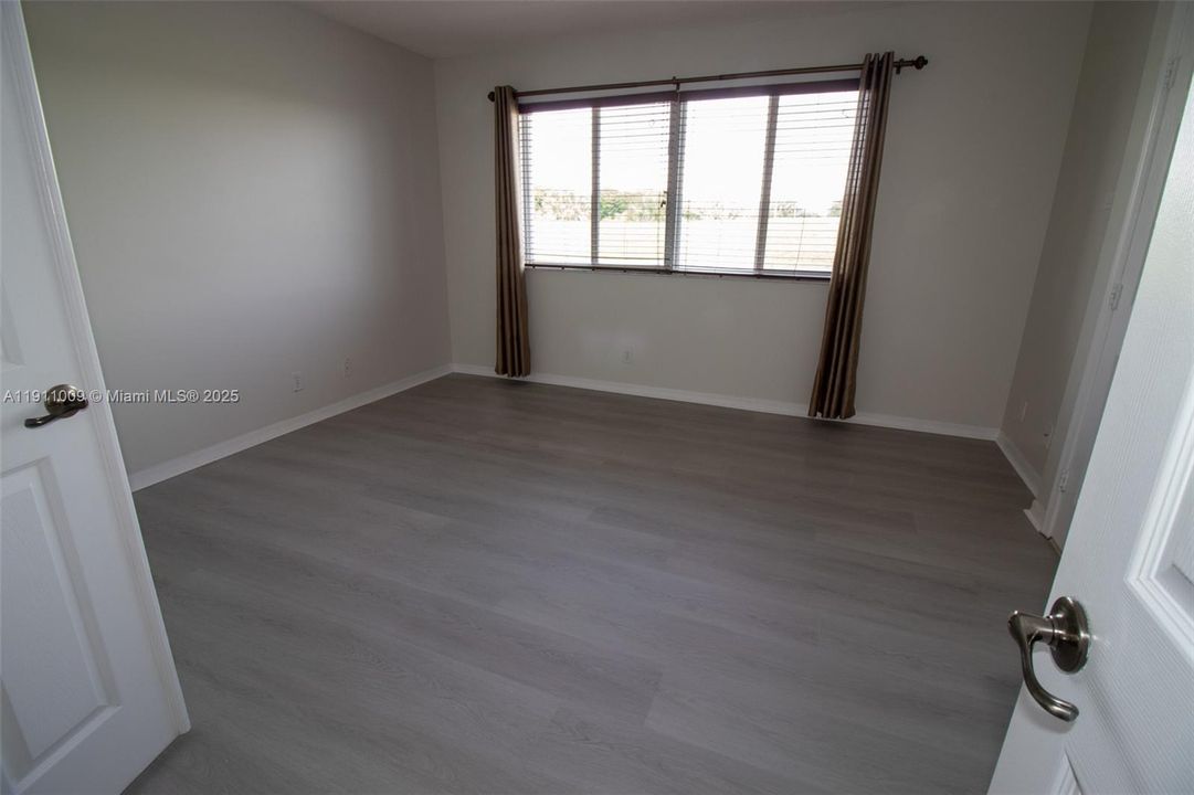 Active With Contract: $3,800 (4 beds, 2 baths, 2207 Square Feet)