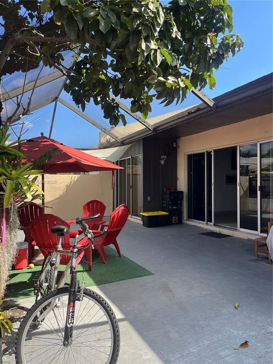 En Venta: $484,000 (3 camas, 2 baños, 1225 Pies cuadrados)