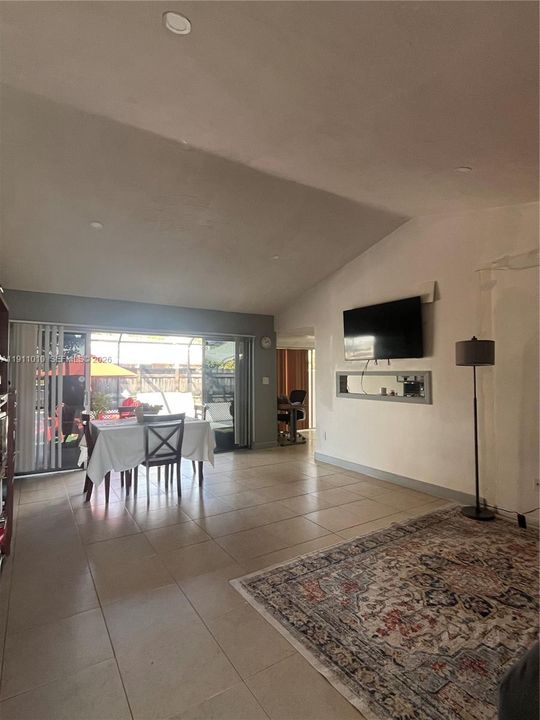 En Venta: $484,000 (3 camas, 2 baños, 1225 Pies cuadrados)