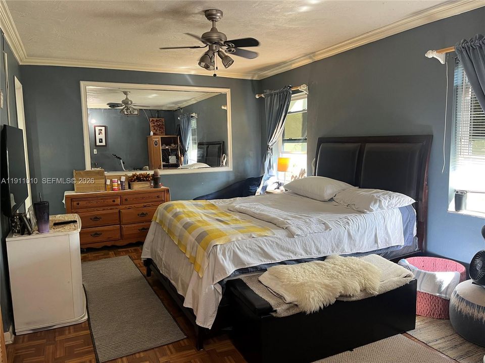 En Venta: $484,000 (3 camas, 2 baños, 1225 Pies cuadrados)