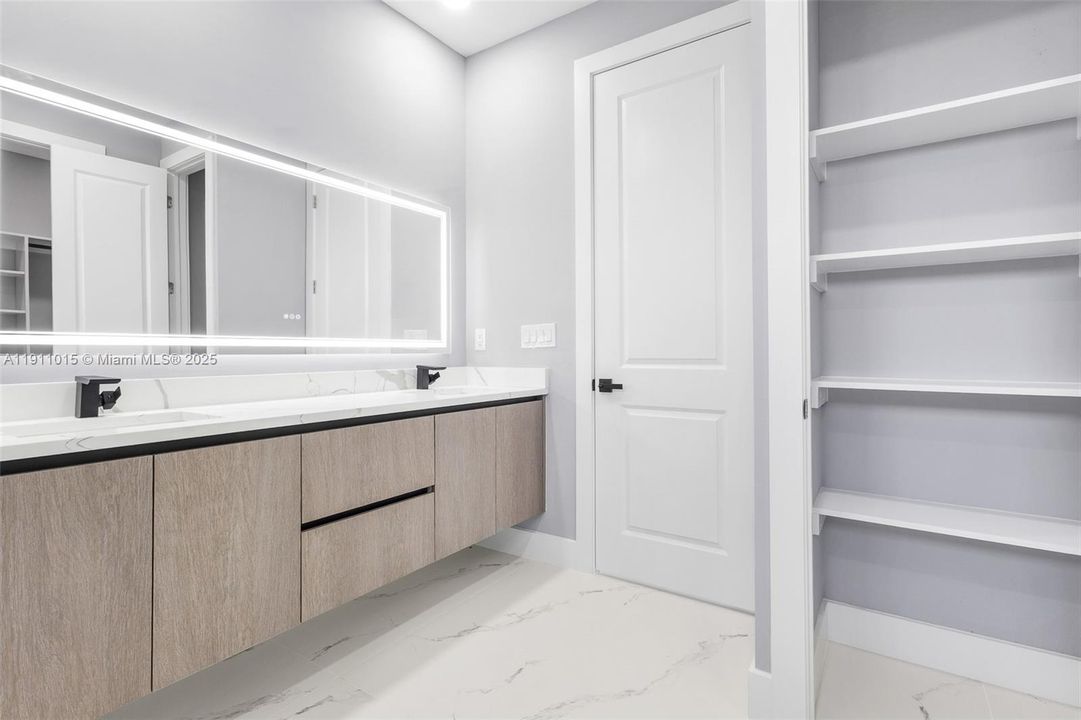 На продажу: $509,900 (4 спален, 2 ванн, 0 Квадратных фут)