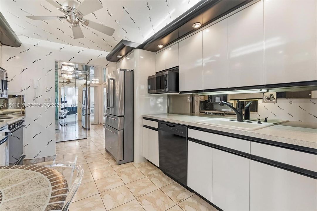 800 Parkview Dr., Unit #1021, Oceanview Park Condo, Hallandale Beach, Three Islands, FL 33009. For Sale.