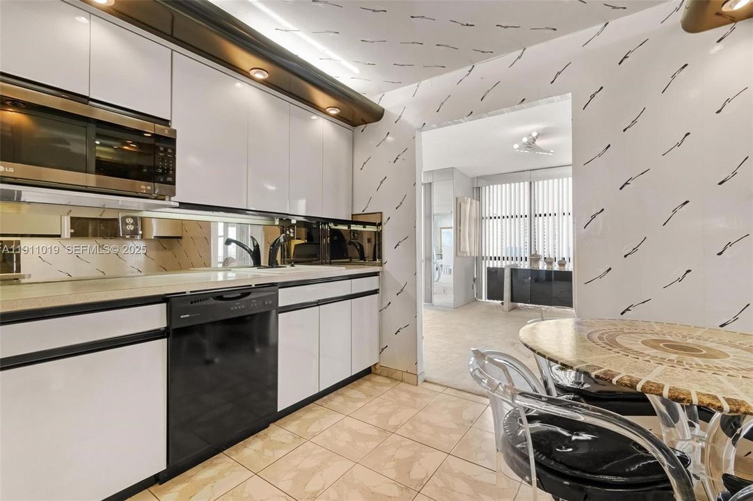 800 Parkview Dr., Unit #1021, Oceanview Park Condo, Hallandale Beach, Three Islands, FL 33009. For Sale.