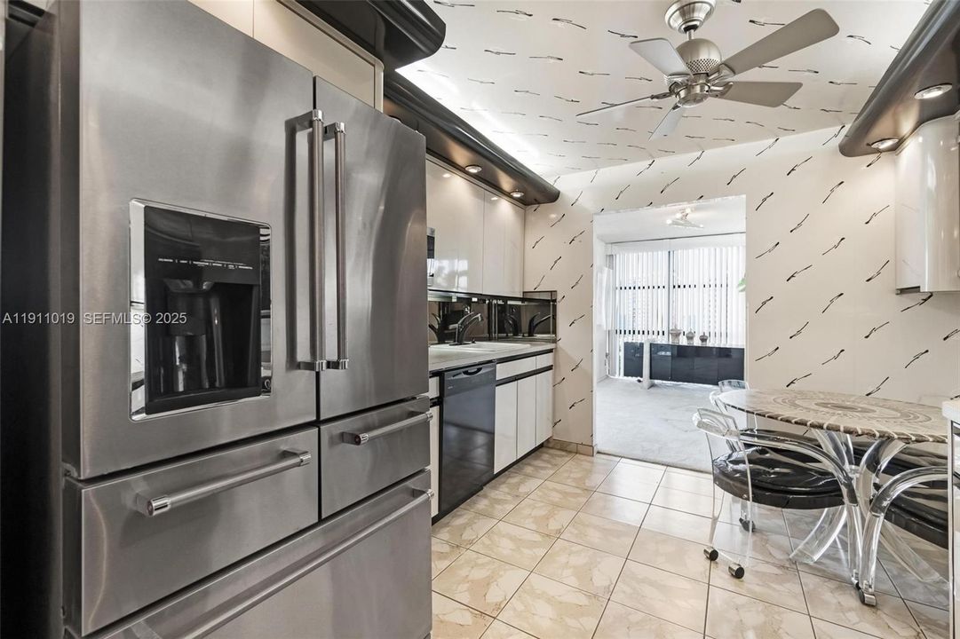 800 Parkview Dr., Unit #1021, Oceanview Park Condo, Hallandale Beach, Three Islands, FL 33009. For Sale.