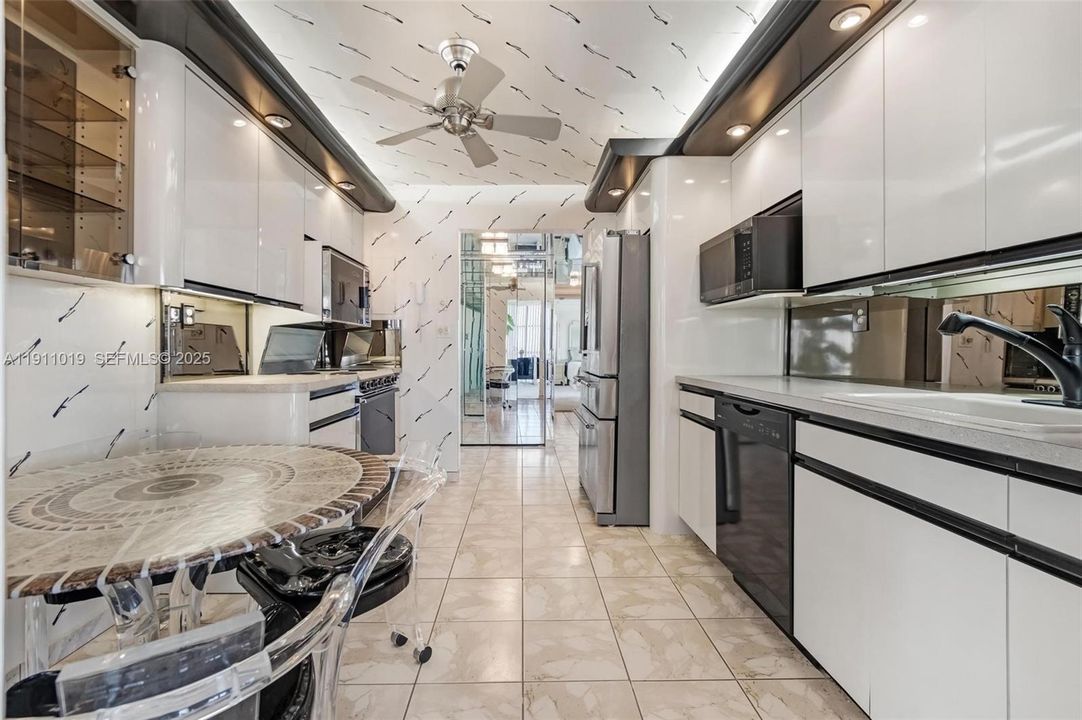 800 Parkview Dr., Unit #1021, Oceanview Park Condo, Hallandale Beach, Three Islands, FL 33009. For Sale.