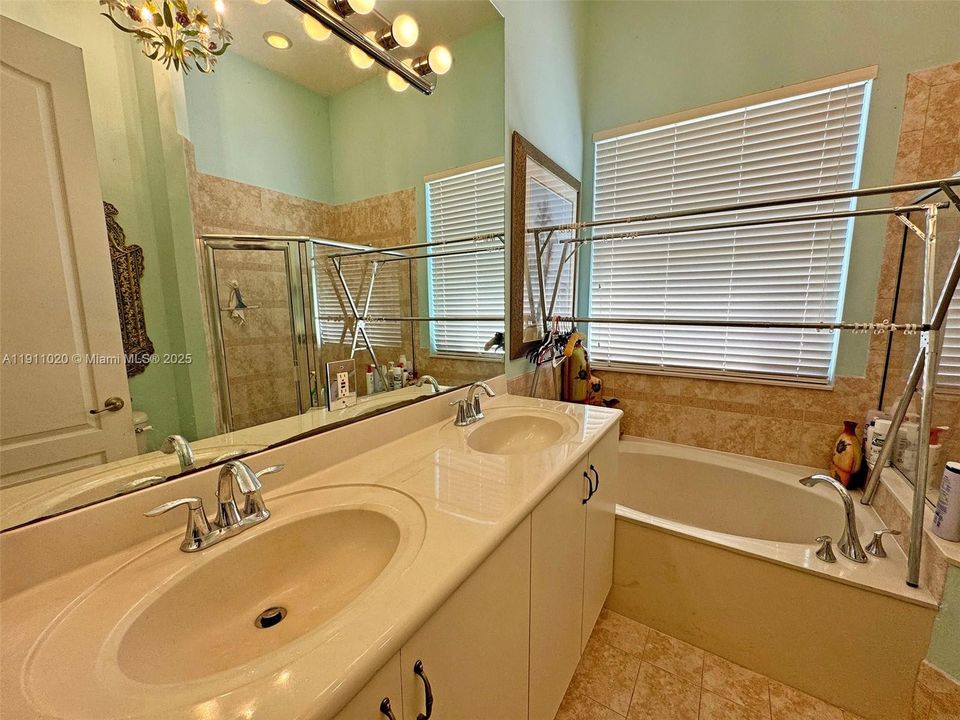 待售: $559,900 (3 贝兹, 2 浴室, 1876 平方英尺)