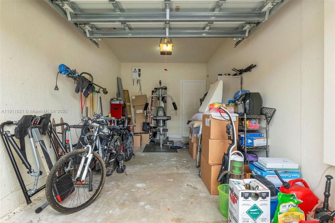 Active With Contract: $359,900 (4 beds, 2 baths, 1683 Square Feet)