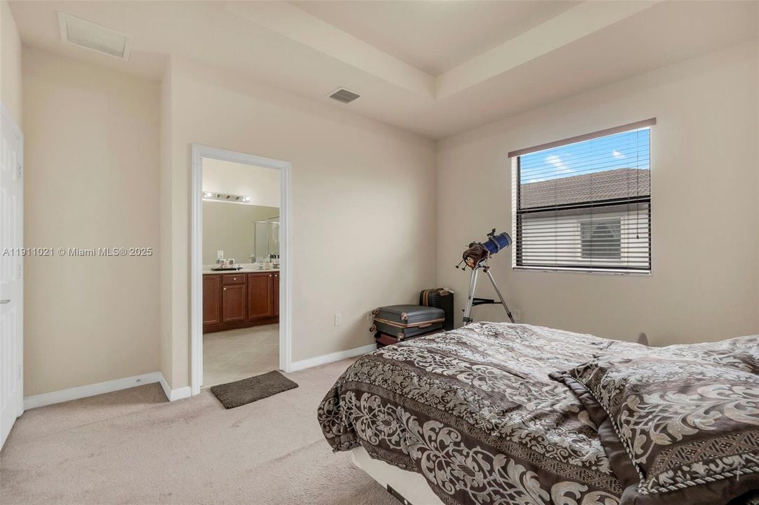 Active With Contract: $359,900 (4 beds, 2 baths, 1683 Square Feet)