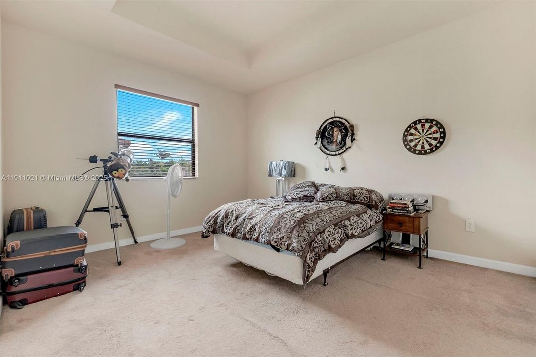 Active With Contract: $359,900 (4 beds, 2 baths, 1683 Square Feet)