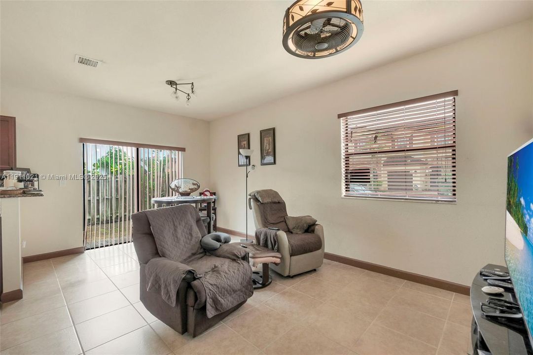 Active With Contract: $359,900 (4 beds, 2 baths, 1683 Square Feet)