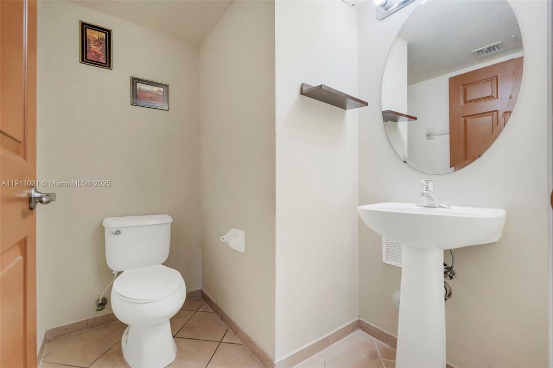 Active With Contract: $359,900 (4 beds, 2 baths, 1683 Square Feet)