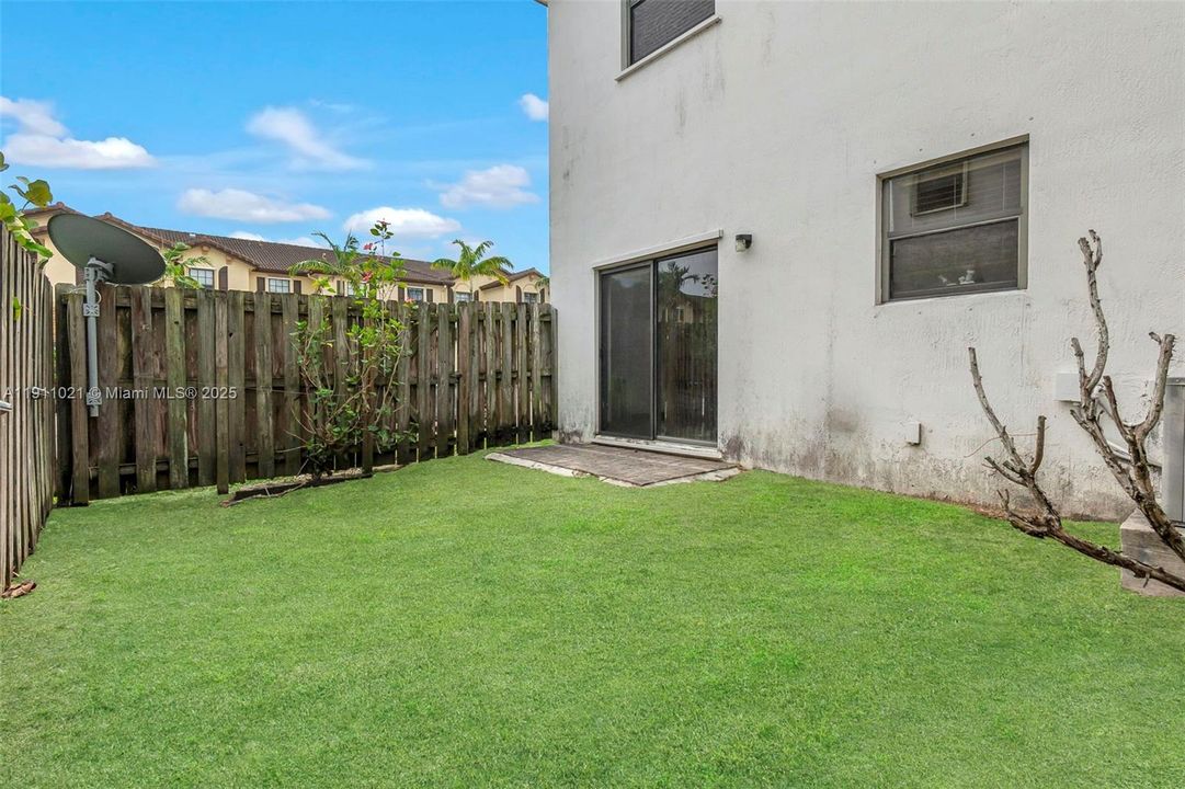 Active With Contract: $359,900 (4 beds, 2 baths, 1683 Square Feet)