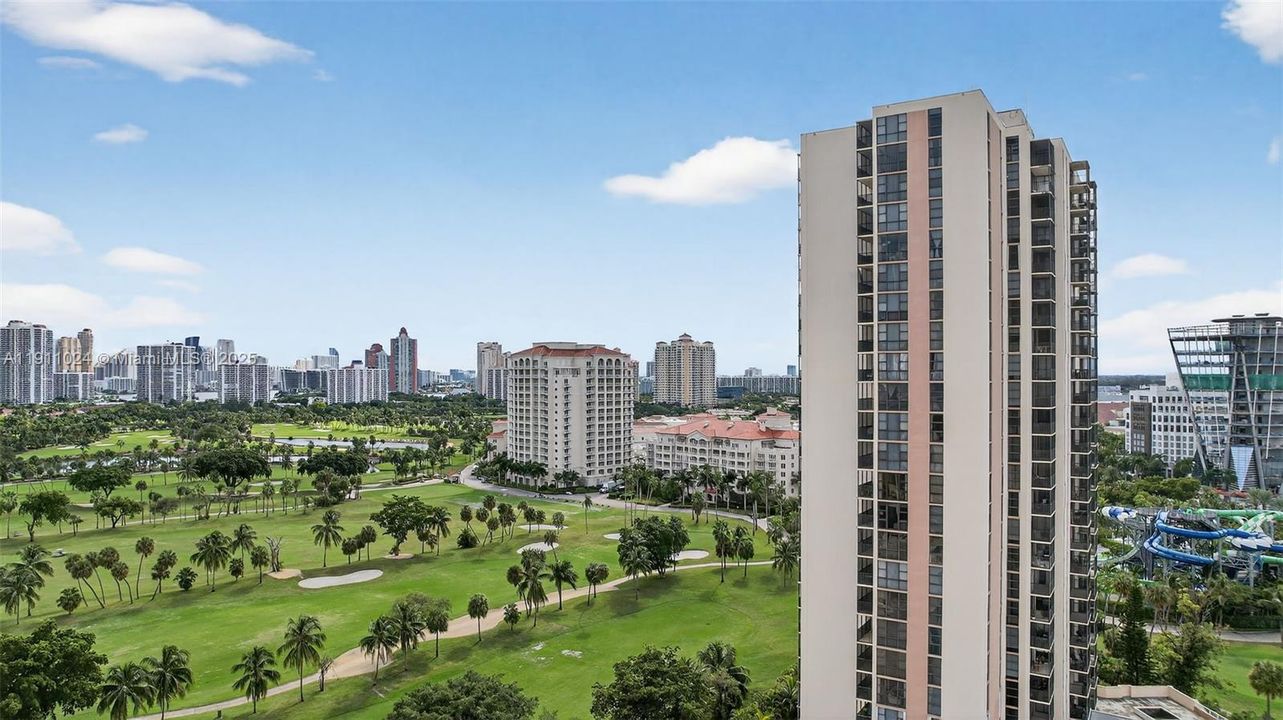 En Venta: $468,000 (2 camas, 2 baños, 1138 Pies cuadrados)