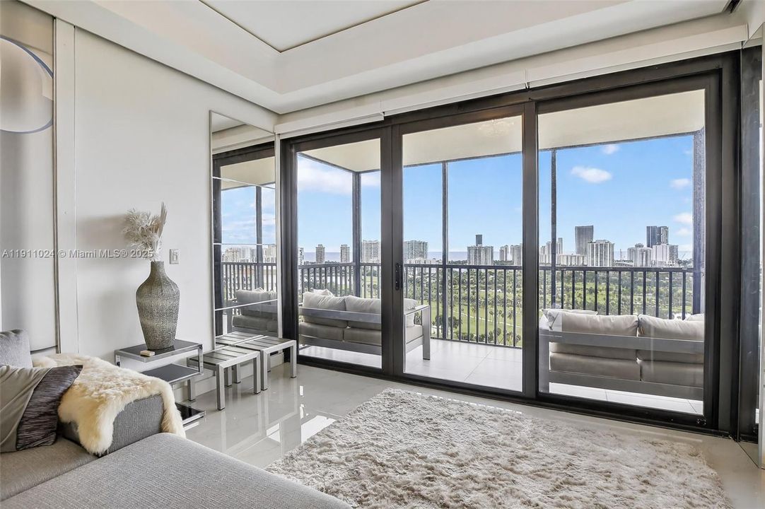 En Venta: $468,000 (2 camas, 2 baños, 1138 Pies cuadrados)