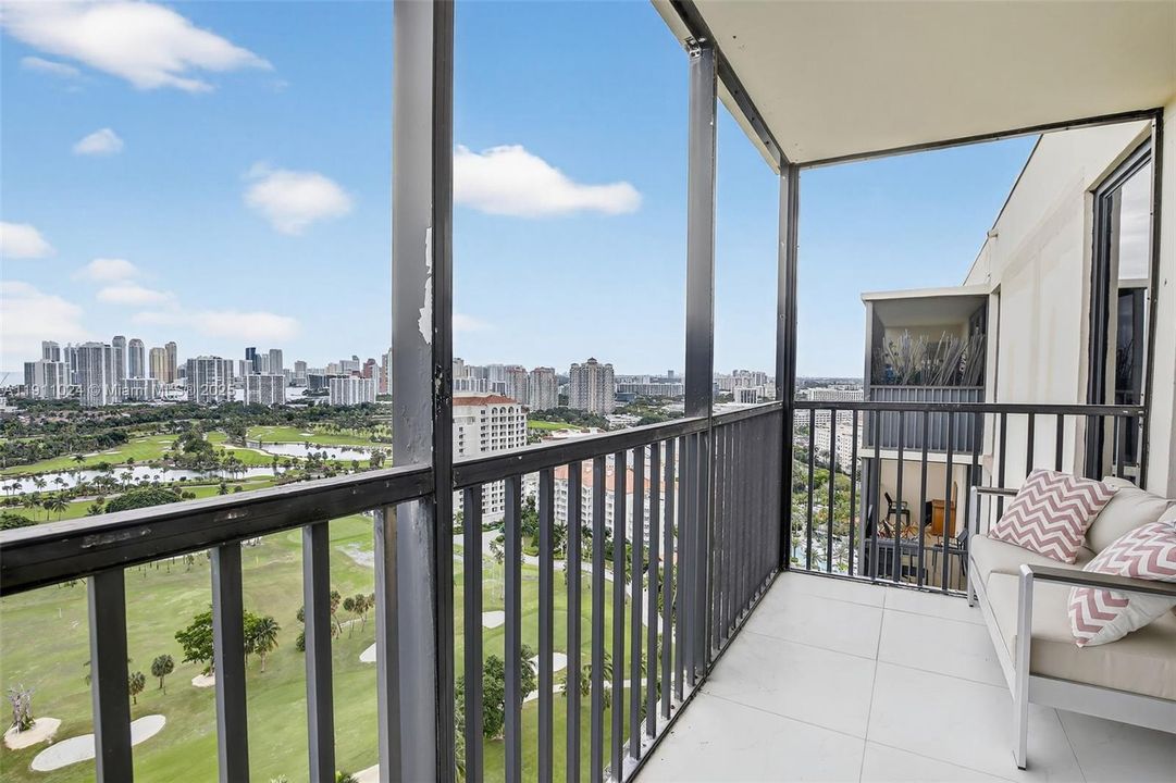 En Venta: $468,000 (2 camas, 2 baños, 1138 Pies cuadrados)