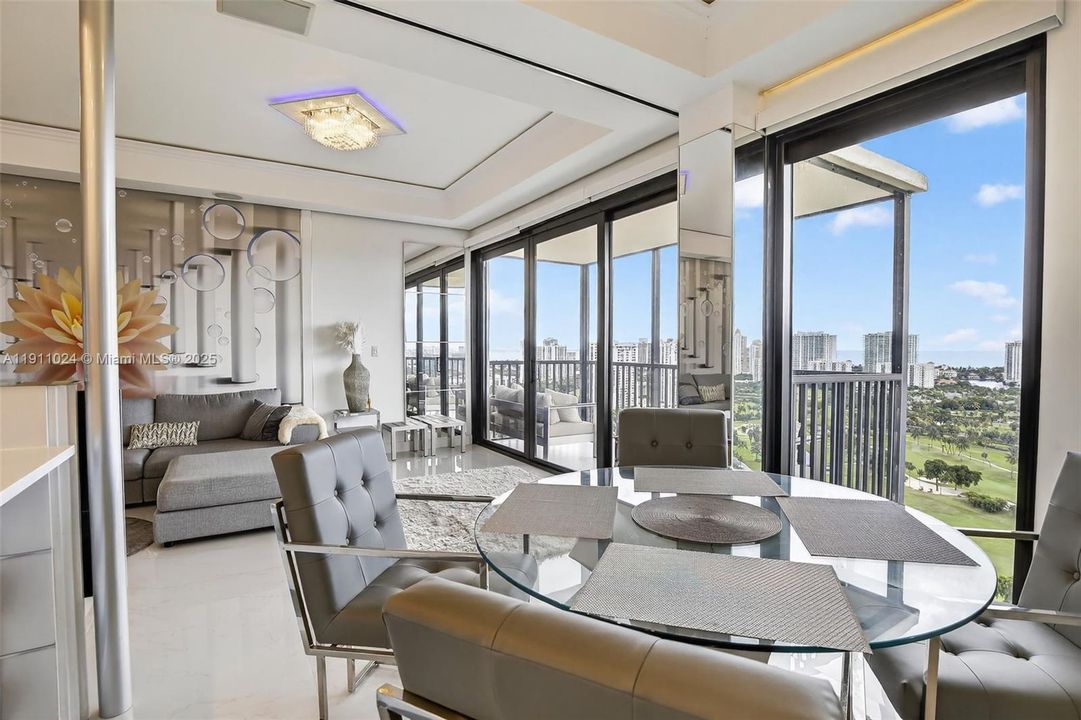 En Venta: $468,000 (2 camas, 2 baños, 1138 Pies cuadrados)